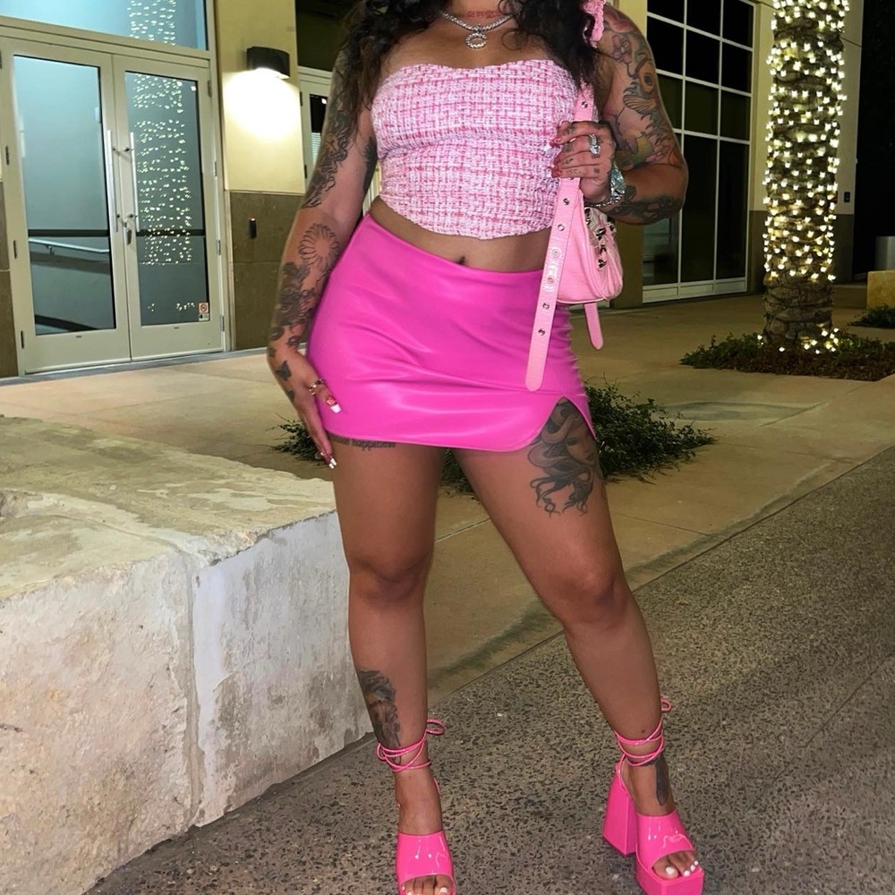 Fashion Nova Pink and White Tweed Bustier - Picture 4 of 8